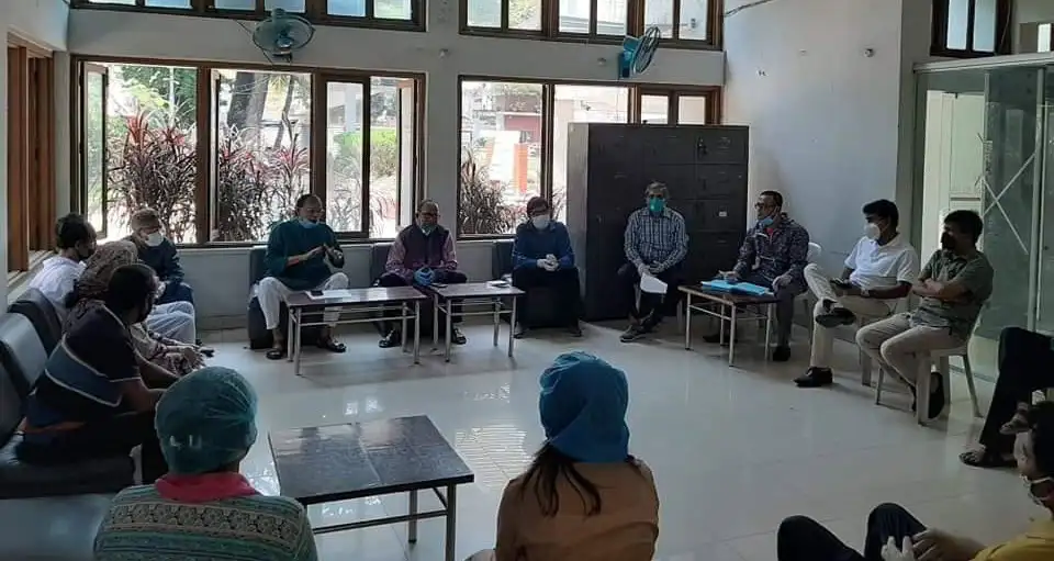 জনপ্রতিনিধি ও স্বাস্থ্য কর্মকর্তাদের বৈঠক, সবাই মাস্ক পরা. Channel i News - চ্যানেল আই নিউজ