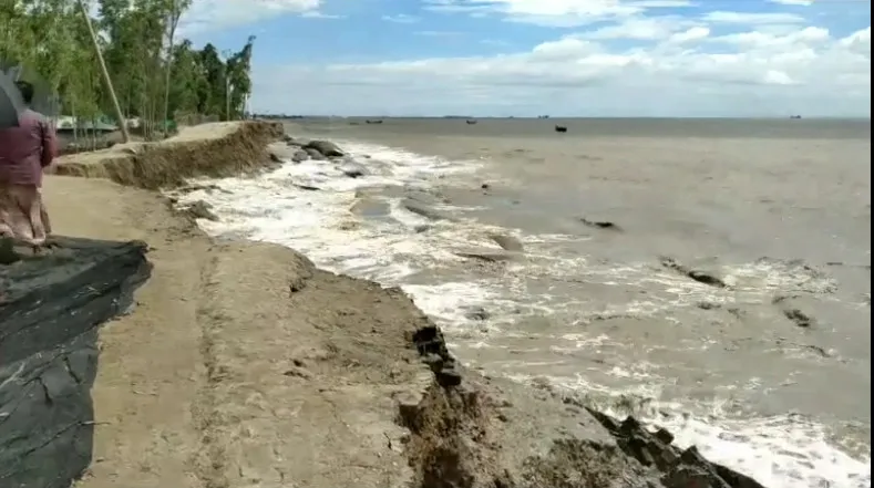 আম্পানের প্রভাবে সাগর উত্তাল, এখনও ফেরেনি অনেক মাছ ধরা ট্রলার