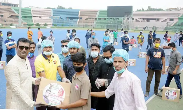 হকি খেলোয়াড় কল্যাণ সমিতির উদ্যোগে খেলোয়াড়দের সহায়তা প্রদান. Channel i News - চ্যানেল আই নিউজ
