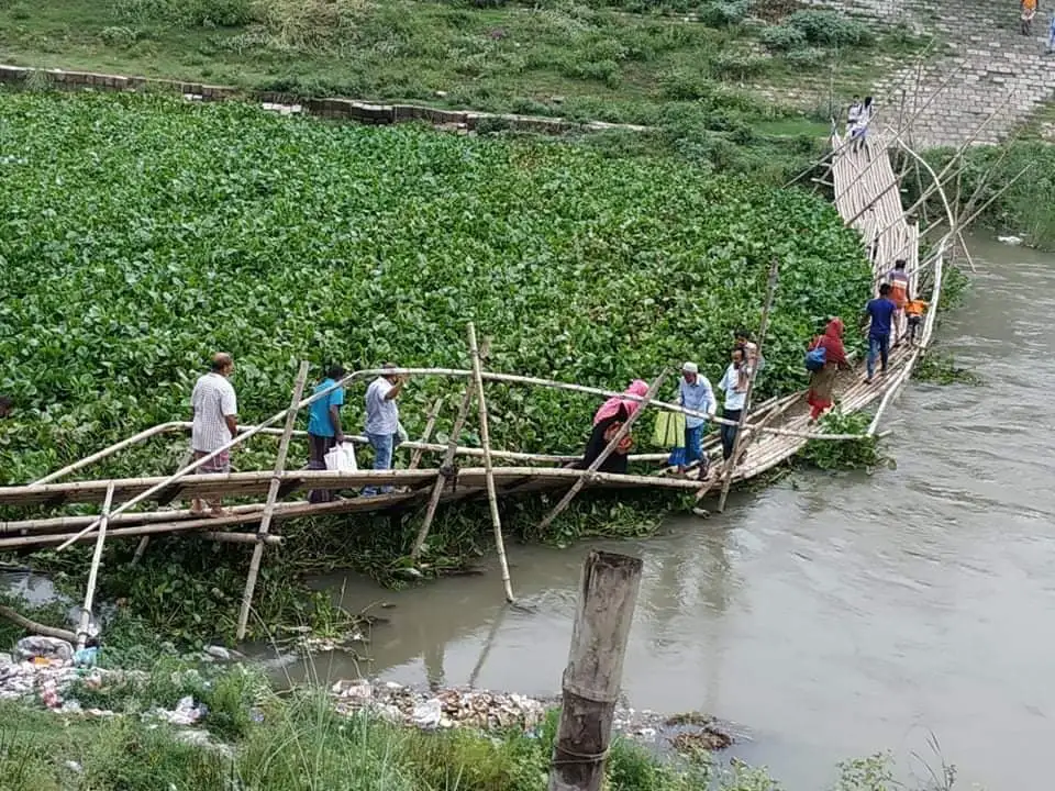 টাঙ্গাইলে বাঁশের সাঁকো ভেঙ্গে হাজারো মানুষ দুর্ভোগে. Channel i News - চ্যানেল আই নিউজ