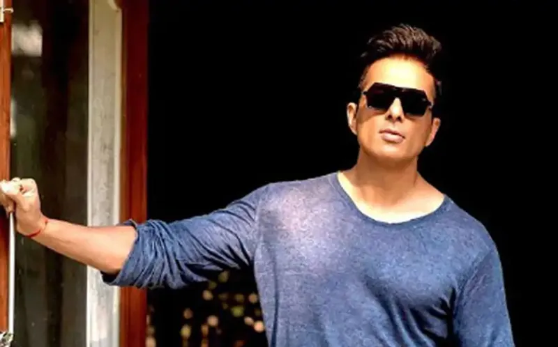 আবারও শ্রমিকের পাশে ‘দাবাং’ তারকা