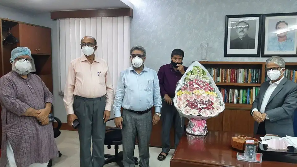 নতুন উপ-উপাচার্য ড. এ এস এম মাকসুদ কামালকে শুভেচ্ছা জানানো হচ্ছে. Channel i News - চ্যানেল আই নিউজ