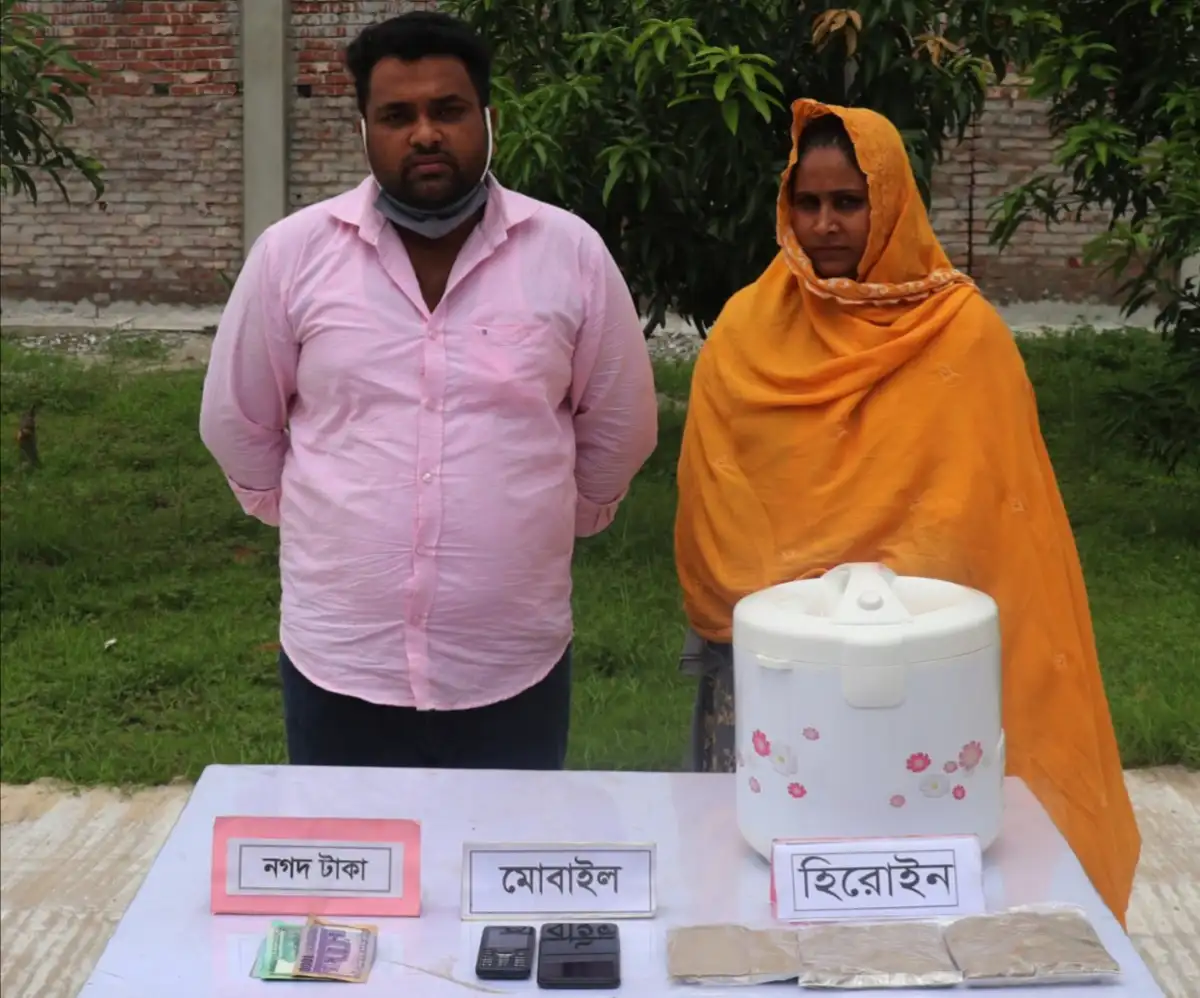 দুইজন গ্রেপ্তার, হিরোইন ও মোবাইল উদ্ধার, চুরির ঘটনায়. Channel i News - চ্যানেল আই নিউজ