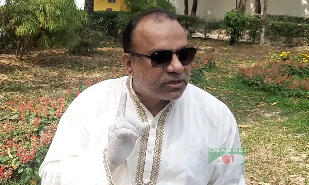 মিশা একটি সাদা পোশাক পরা এবং sunglasses পরা ছবি. Channel i News - চ্যানেল আই নিউজ
