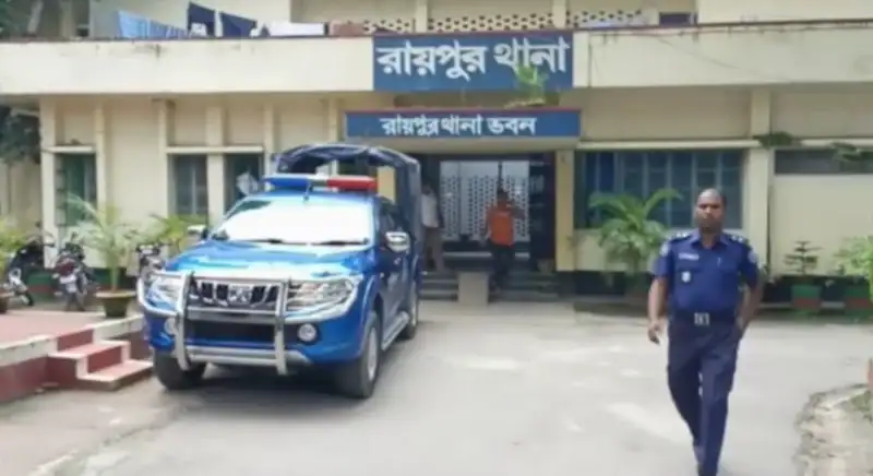 রামপুরা থানার সামনে পুলিশ ও পুলিশ ভ্যান, বাংলাদেশ।. Channel i News - চ্যানেল আই নিউজ