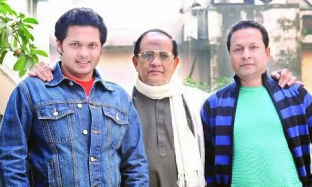 তিন জন পুরুষের ছবি, একে অন্যের পাশে দাঁড়িয়ে. Channel i News - চ্যানেল আই নিউজ