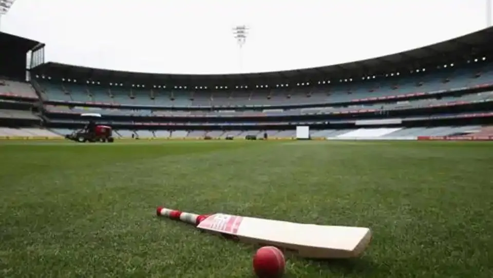 খেলাধুলার মাঠে ক্রিকেট ব্যাট ও বল, প্রস্তুতি চলছে. Channel i News - চ্যানেল আই নিউজ