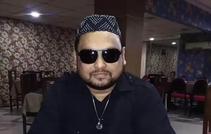 মিজান, রিজেন্ট হাসপাতালের এমডি, sunglasses পরা, ঢাকার রেস্টুরেন্টে. Channel i News - চ্যানেল আই নিউজ