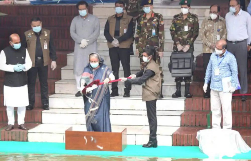 প্রধানমন্ত্রী ও সেনা কর্মকর্তার মধ্যে আনুষ্ঠানিক উদ্বোধন অনুষ্ঠান. Channel i News - চ্যানেল আই নিউজ