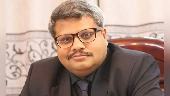 চ্যানেল আই অনলাইন এর ব্যক্তিত্বের ছবি, পুরুষ ব্যক্তি স্যুট পরিহিত. Channel i News - চ্যানেল আই নিউজ