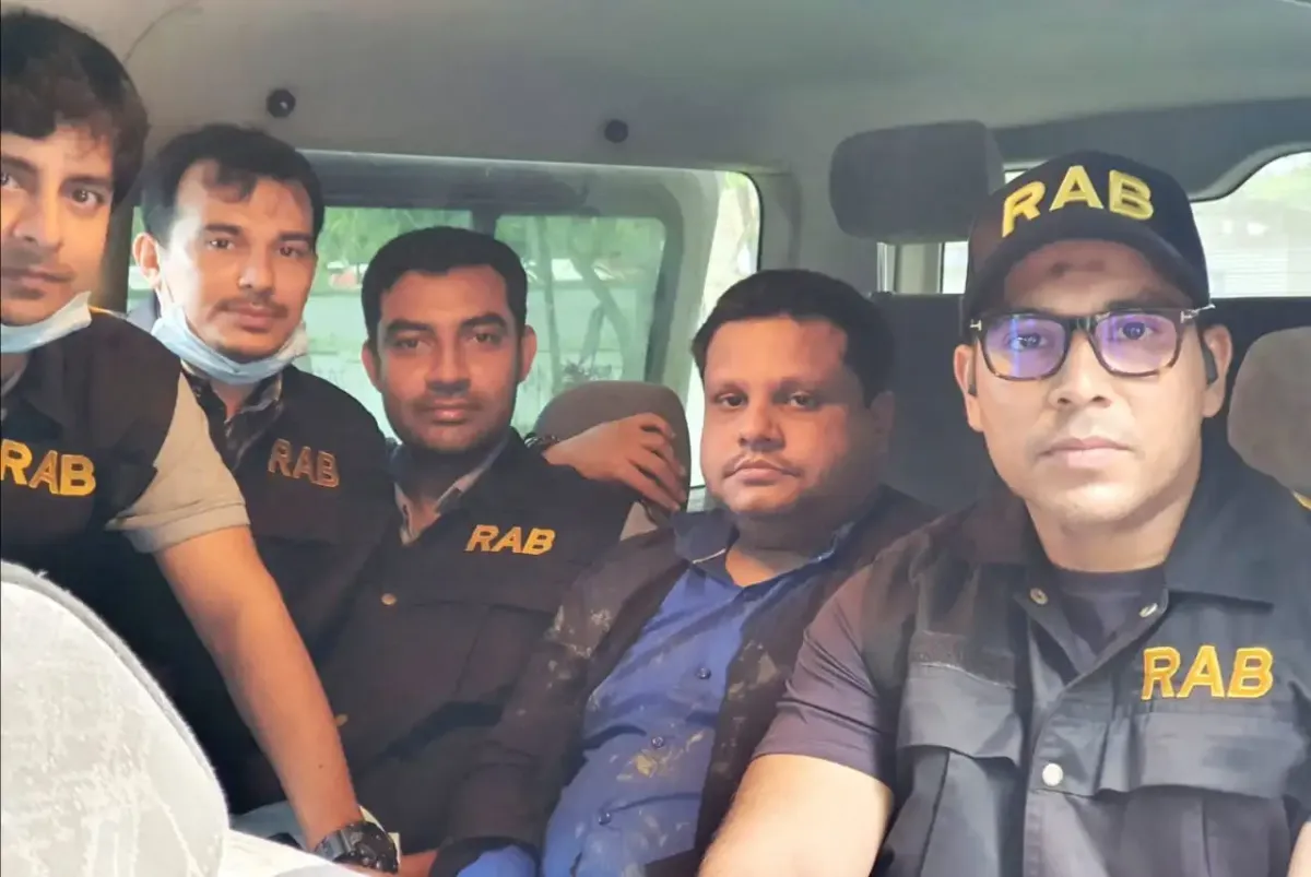 র‌্যাবের সঙ্গে সাহেদ, গ্রেপ্তারকৃত ব্যক্তি. Channel i News - চ্যানেল আই নিউজ