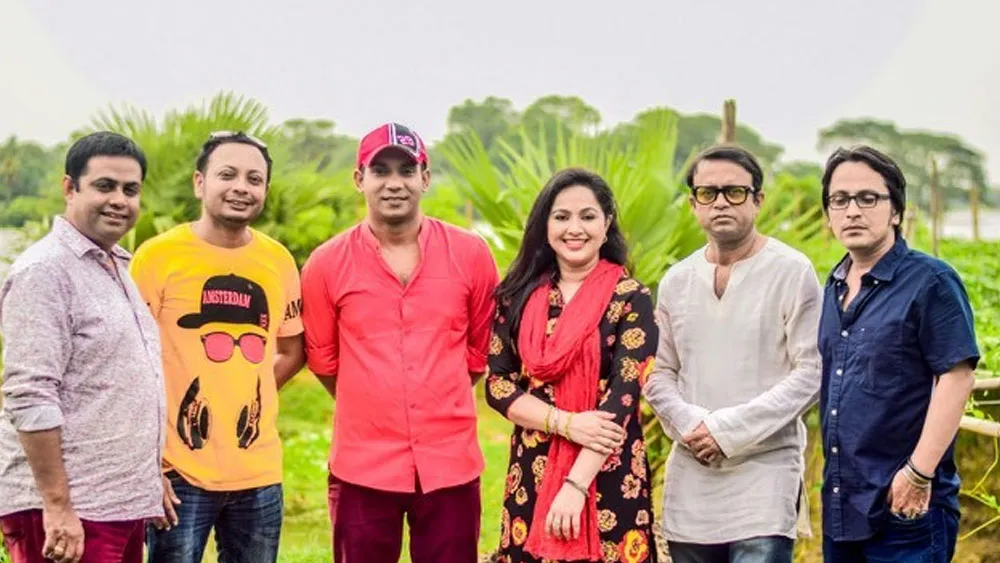নাটকের কলাকুশলী দল প্রকৃতির মাঝে ছবি তোলা. Channel i News - চ্যানেল আই নিউজ