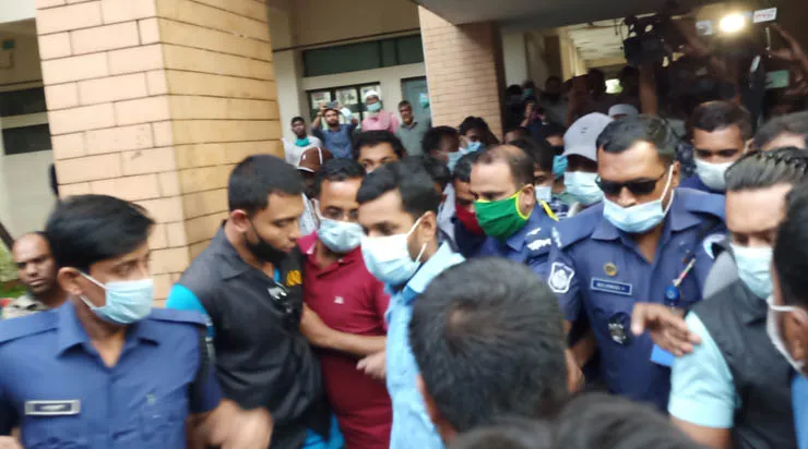 বিচারপ্রক্রিয়ায় অংশগ্রহণকারী ও আইনশৃঙ্খলা রক্ষাকারী বাহিনী সদস্যরা. Channel i News - চ্যানেল আই নিউজ