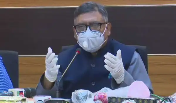 স্বাস্থ্যমন্ত্রী কোভিড হাসপাতালগুলো নন-कोভিডে রূপান্তর বিষয়ে আলোচনা করছেন. Channel i News - চ্যানেল আই নিউজ
