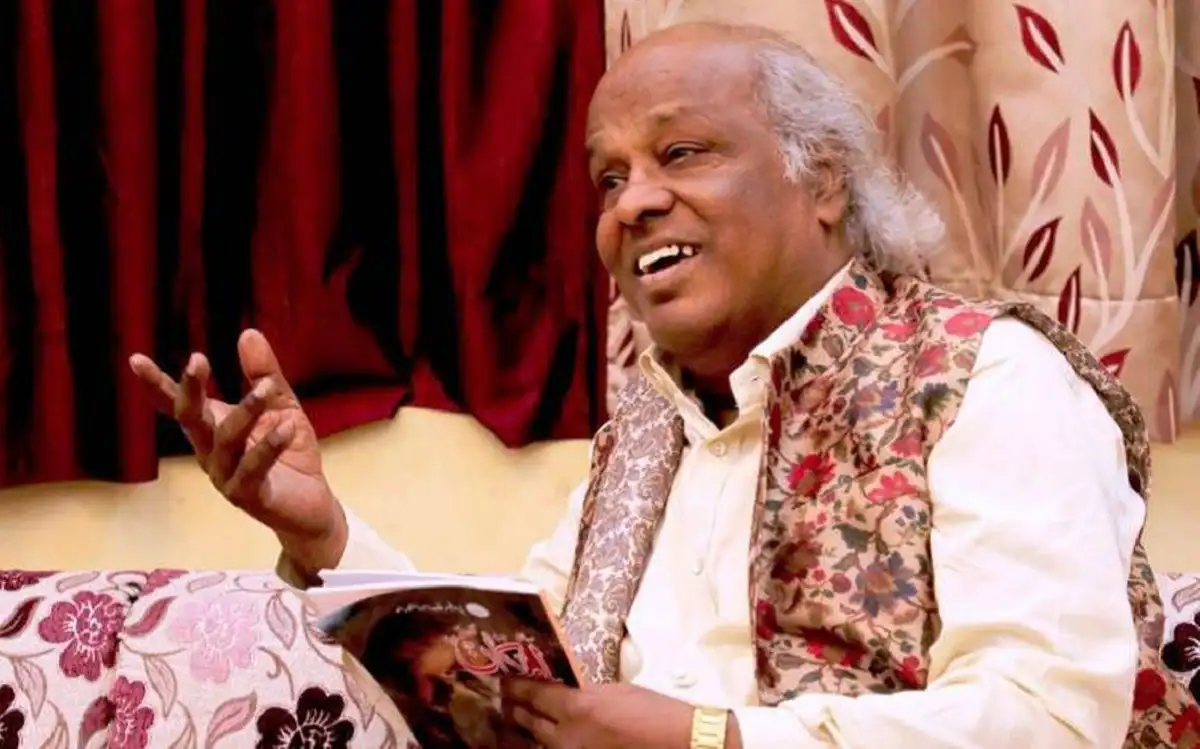 উর্দু কবি রাহাত ইন্দোরির শেষ বিদায়, বলিউড তারকাদের শোক প্রকাশ. Channel i News - চ্যানেল আই নিউজ