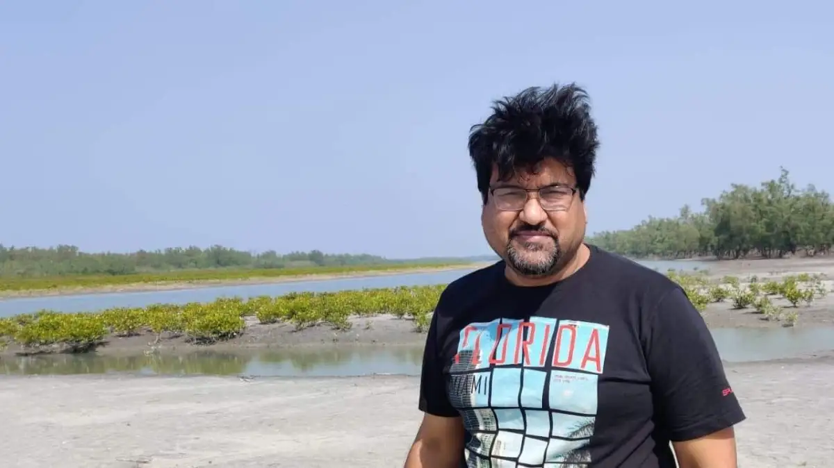 দীপংকর দীপন পেশাদার স্ক্রিপ্ট ডক্টর হিসেবে কাজ শুরু করেছেন. Channel i News - চ্যানেল আই নিউজ