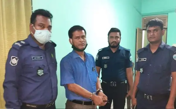 অভিযুক্ত ব্যক্তির সঙ্গে পুলিশ কর্মকর্তাদের সাক্ষাৎ. Channel i News - চ্যানেল আই নিউজ