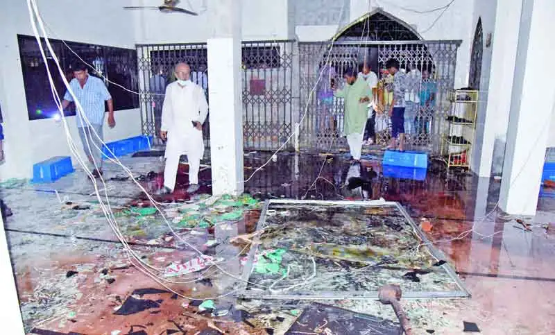 চ্যানেল আই অনলাইন এর অফিসে বিস্ফোরণের পর ধ্বংসস্তূপ ও ক্ষতিগ্রস্ত এলাকা. Channel i News - চ্যানেল আই নিউজ