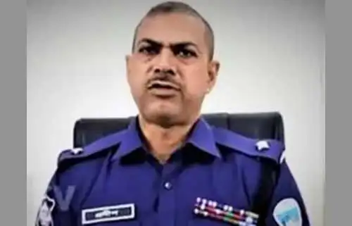 বাংলাদেশ পুলিশ কর্মকর্তা, ওসি প্রদীপের ছবি।. Channel i News - চ্যানেল আই নিউজ
