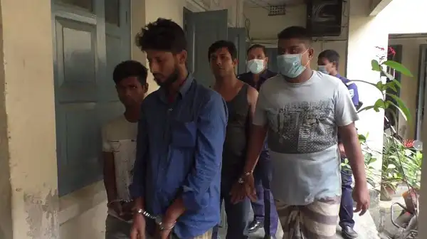 আটক ৪ যুবক, বিয়ের প্রলোভনে তরুণী গণধর্ষণের অভিযোগ. Channel i News - চ্যানেল আই নিউজ
