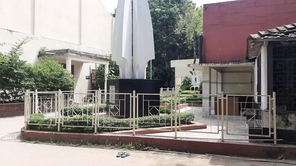 এফডিসি প্রাঙ্গণে শুটিং সেটের অভাব, নির্জন পরিবেশ. Channel i News - চ্যানেল আই নিউজ