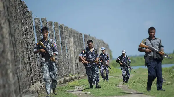 বাংলাদেশি নাগরিককে ধরে নিয়ে গেছে বিজিপি, সীমান্তে নিরাপত্তা বাহিনী. Channel i News - চ্যানেল আই নিউজ