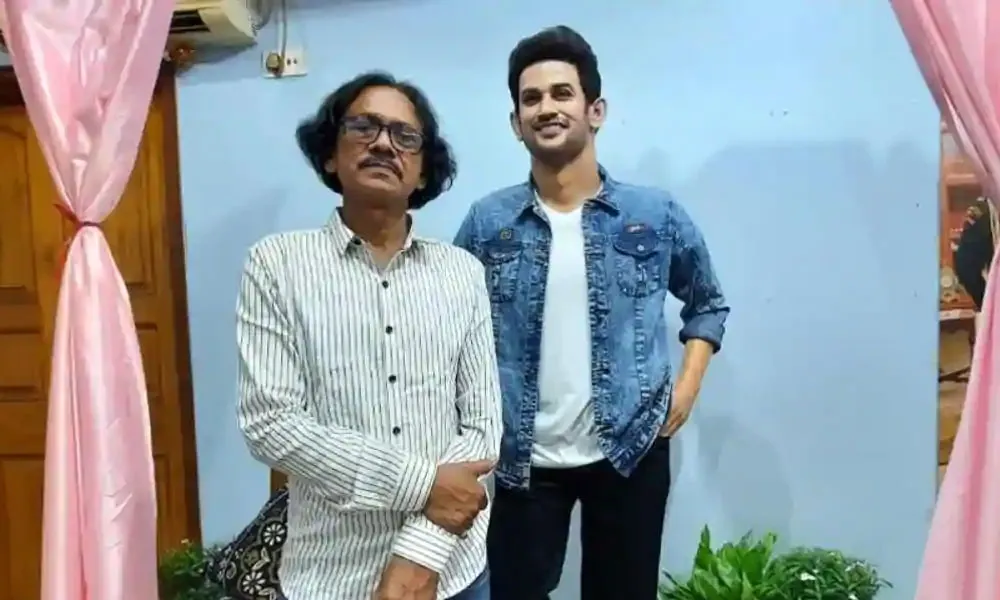 দুটি ব্যক্তি ছবি, একটি পুরুষ ও একজন যুবক, হাসিমুখে দাঁড়িয়ে. Channel i News - চ্যানেল আই নিউজ