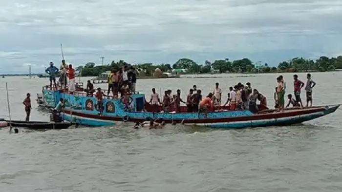 নেত্রকোনায় ট্রলার ডুবির ঘটনায় উদ্ধারকাজ চলছে. Channel i News - চ্যানেল আই নিউজ