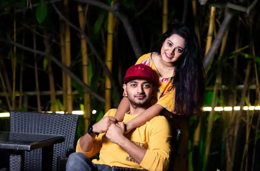 দীঘি ও বাপ্পী একসঙ্গে হাসিমুখে ছবি তুলেছেন. Channel i News - চ্যানেল আই নিউজ