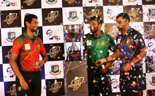 প্রাইভেটকার ও ট্রেনের সংঘর্ষের দৃশ্য, আহত ও প্রত্যক্ষদর্শীরা. Channel i News - চ্যানেল আই নিউজ