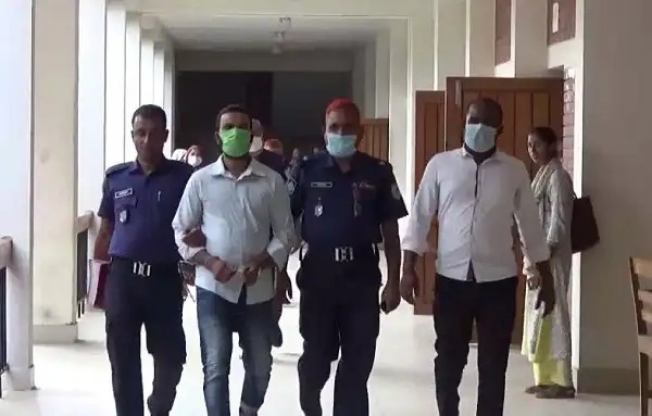 নিরাপত্তা বাহিনী ও আইনশৃঙ্খলা রক্ষাকারী সদস্যরা আদালত ভবনে প্রবেশ করছে. Channel i News - চ্যানেল আই নিউজ