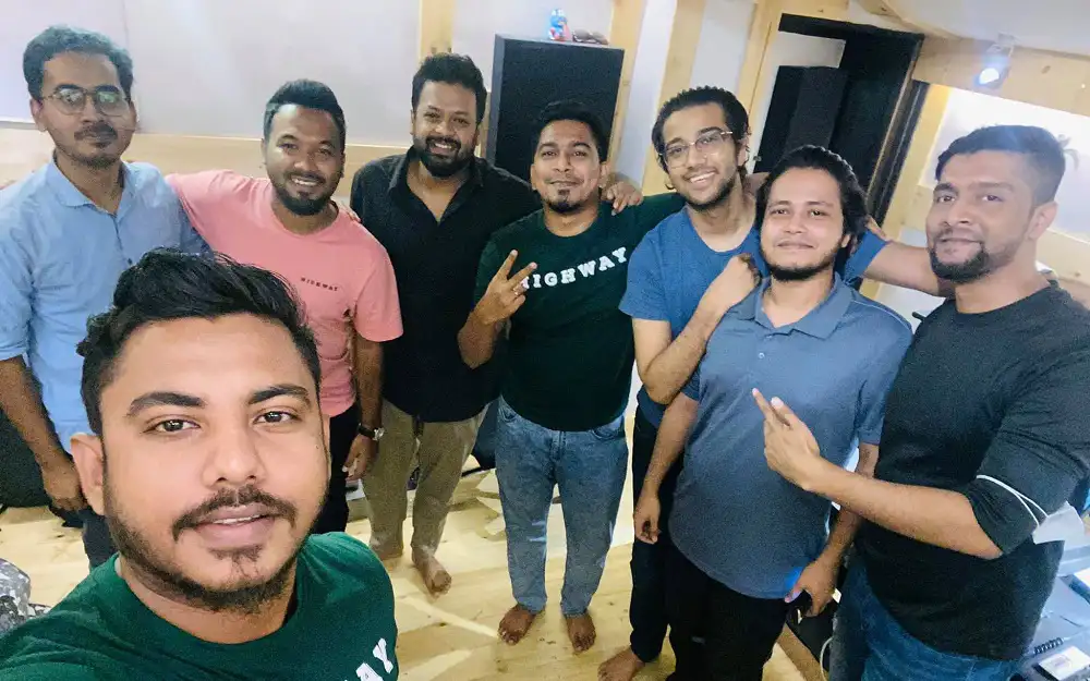 সেলিব্রিটি ও শিল্পীদের সঙ্গে একটি গানের ভিডিও শুটের মুহূর্ত. Channel i News - চ্যানেল আই নিউজ