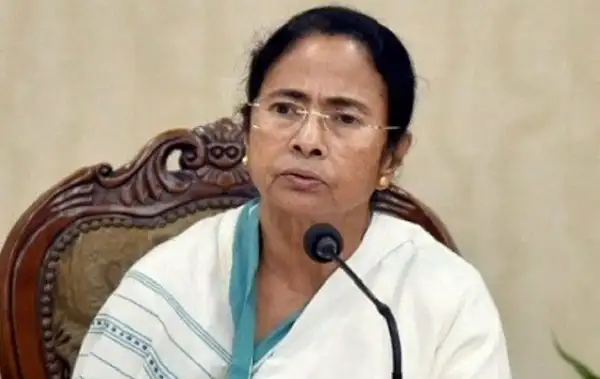 বাংলাদেশের রাজনীতিবিদ মমতা বন্দ্যোপাধ্যায় বক্তৃতা দিচ্ছেন. Channel i News - চ্যানেল আই নিউজ