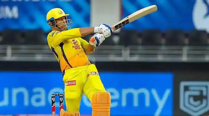 ভারতীয় ক্রিকেটার ধোনি ব্যাটিং করছেন, আন্তর্জাতিক ক্রিকেট ম্যাচে. Channel i News - চ্যানেল আই নিউজ