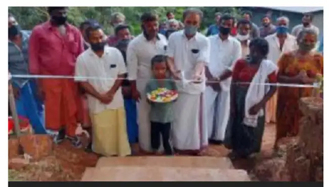 মন্দিরের রাস্তার জন্য মসজিদের জমি দান অনুষ্ঠানে উপস্থিত মানুষ. Channel i News - চ্যানেল আই নিউজ