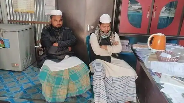 দুই মাদ্রাসা শিক্ষক গ্রেপ্তার, পুলিশি জিজ্ঞাসাবাদে. Channel i News - চ্যানেল আই নিউজ