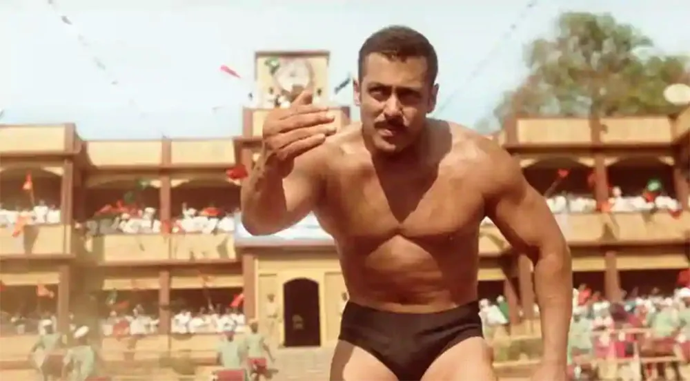 অভিনেতা চরিত্রের জন্য প্রস্তুত, শারীরিক কসরত করছে. Channel i News - চ্যানেল আই নিউজ