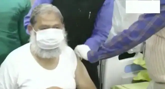 হরিয়ানার স্বাস্থ্যমন্ত্রী করোনার টিকা নেওয়ার পর পজিটিভ হন. Channel i News - চ্যানেল আই নিউজ
