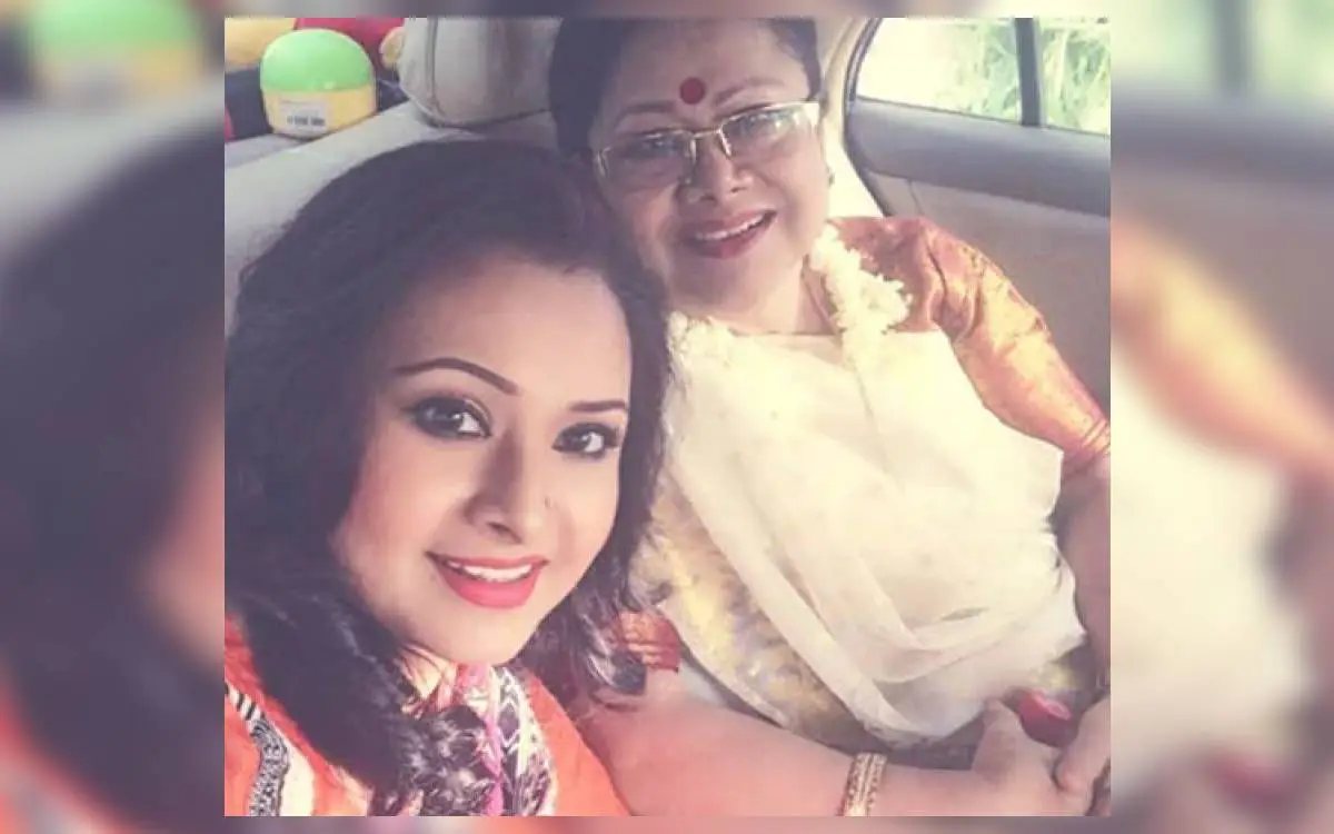 অভিনেত্রী বিজরী বরকতউল্লাহর মা হাসপাতালে লাইফ সাপোর্টে. Channel i News - চ্যানেল আই নিউজ