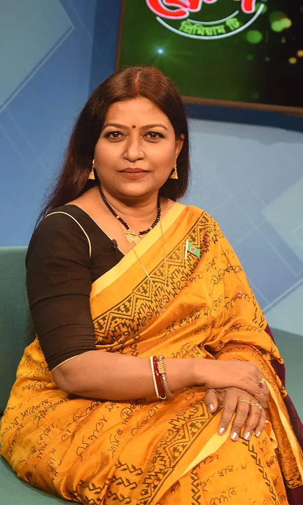 বাংলাদেশের একজন নারী সাংবাদিক, পত্রিকা ও টেলিভিশন সাংবাদিকতা করছেন. Channel i News - চ্যানেল আই নিউজ