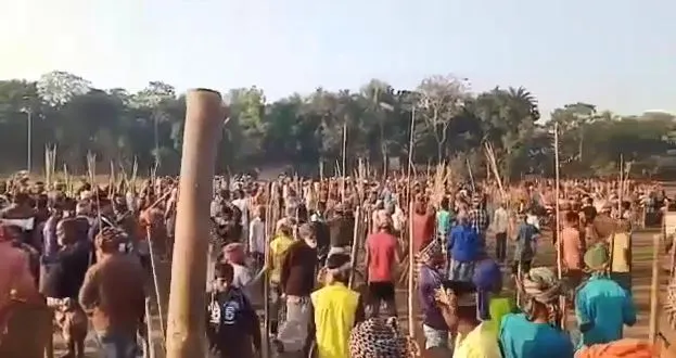শিশুদের ঝগড়ায় দুই গ্রামের সংঘর্ষে দু’জন নিহতের ছবি. Channel i News - চ্যানেল আই নিউজ