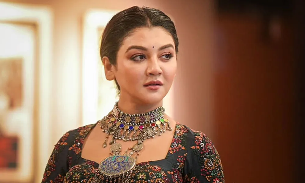 জয়া আহসান মাদ্রিদ চলচ্চিত্র উৎসবে সেরা অভিনেত্রী পুরস্কার গ্রহণ করছেন. Channel i News - চ্যানেল আই নিউজ