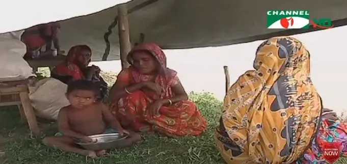 বন্যার কারণে মানুষের জীবন ও মানবাধিকার লঙ্ঘিত হচ্ছে, ছবি দেখুন।. Channel i News - চ্যানেল আই নিউজ