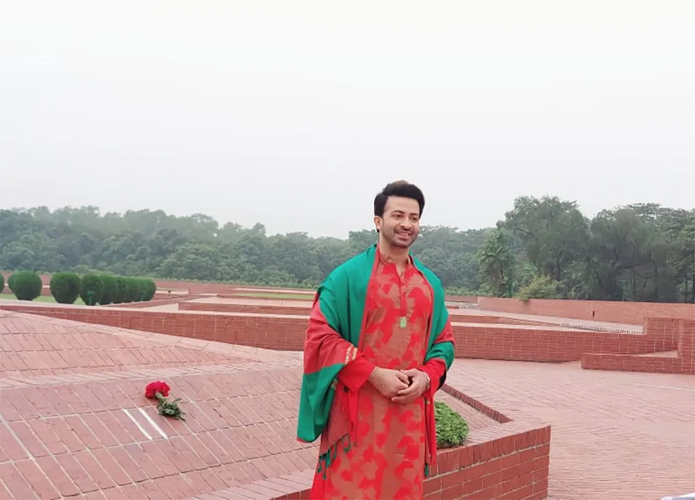 স্মৃতিসৌধে শাকিবের ছবি, দেশপ্রেমের প্রতীক. Channel i News - চ্যানেল আই নিউজ