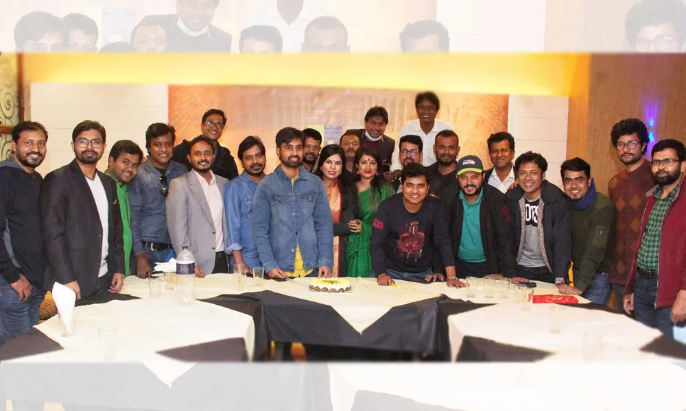 ঢাকার মঞ্চে নতুন নাট্যদল ‘থিয়েটারিয়ান’ এর সদস্যরা একত্রিত. Channel i News - চ্যানেল আই নিউজ