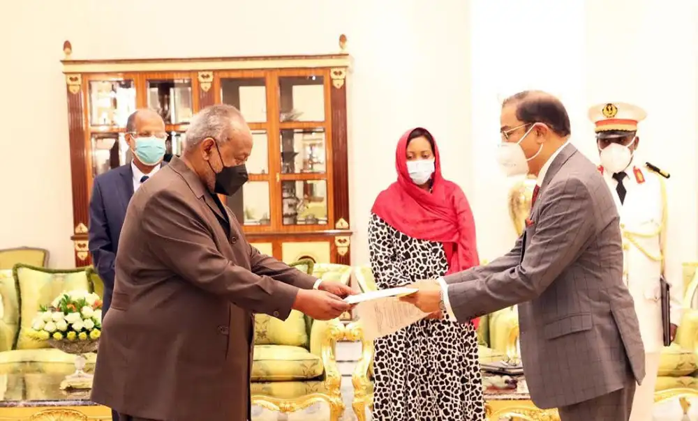 সৌদি রাষ্ট্রদূত ড. জাবেদ পাটোয়ারী রাষ্ট্রপতির কাছে পরিচয়পত্র পেশ করছেন।. Channel i News - চ্যানেল আই নিউজ