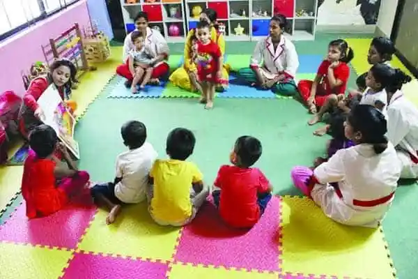 শিশুদের জন্য শিক্ষামূলক ক্লাসে শিক্ষক ও শিক্ষার্থীরা. Channel i News - চ্যানেল আই নিউজ