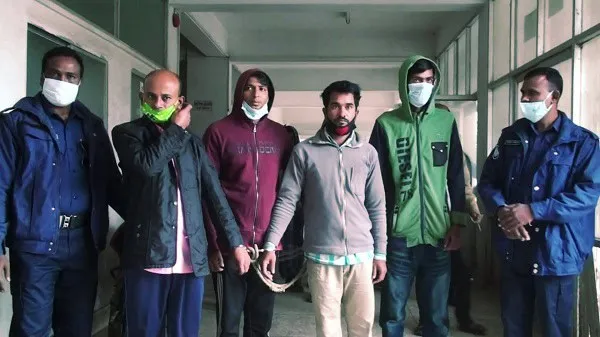 অপহরণ ও হত্যার মামলার দুই আসামি আদালত প্রাঙ্গণে।. Channel i News - চ্যানেল আই নিউজ
