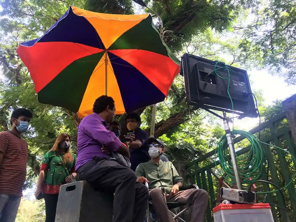 বৈশ্বিক জলবায়ু পরিবর্তন নিয়ে আলোচনা করছে মানুষ. Channel i News - চ্যানেল আই নিউজ
