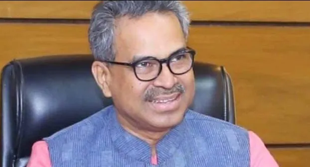 বাংলাদেশের একজন নেতা বা কর্মকর্তা, চেহারা স্মার্ট ও অভিব্যক্তি সচেতন. Channel i News - চ্যানেল আই নিউজ